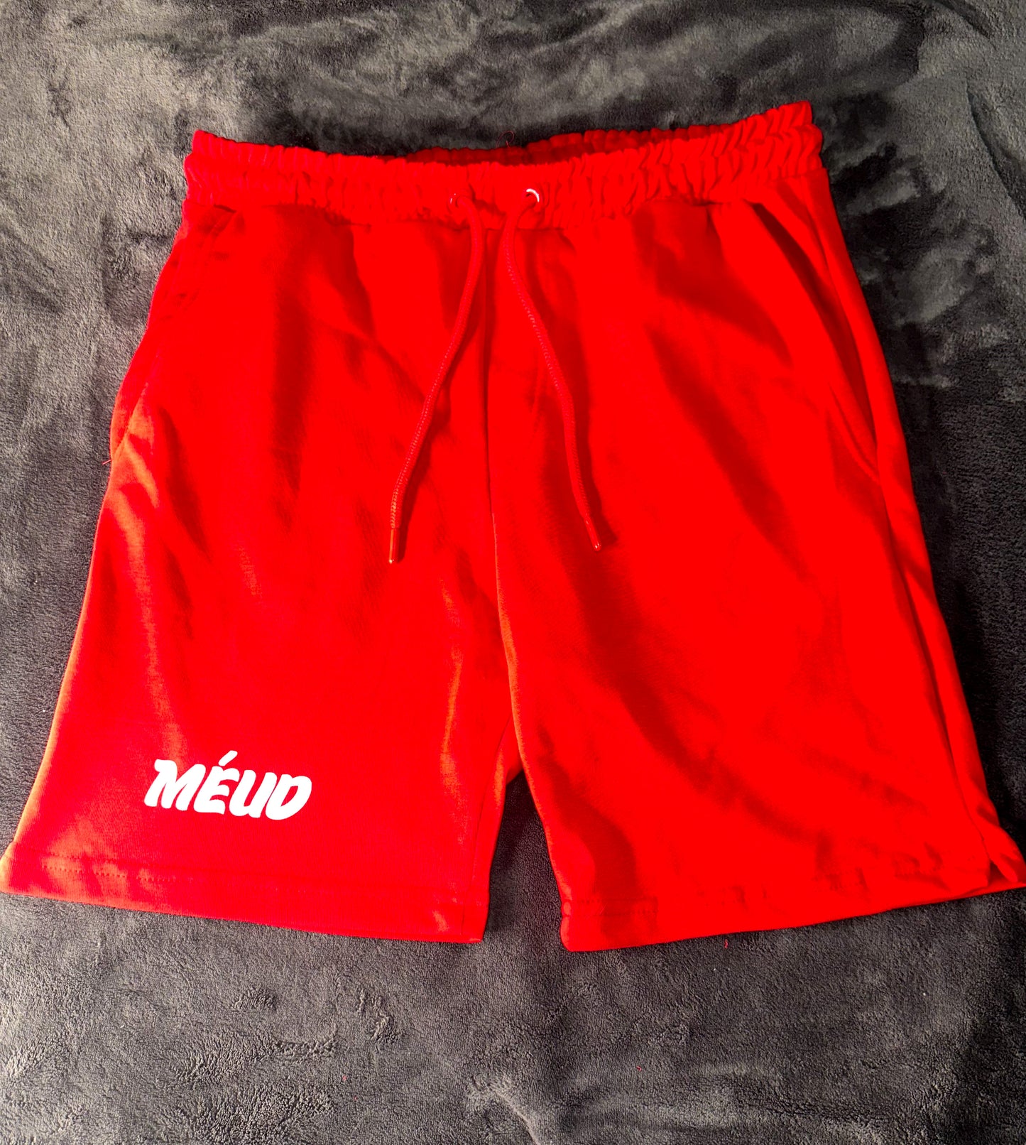 Meud 1 Red White Small Font