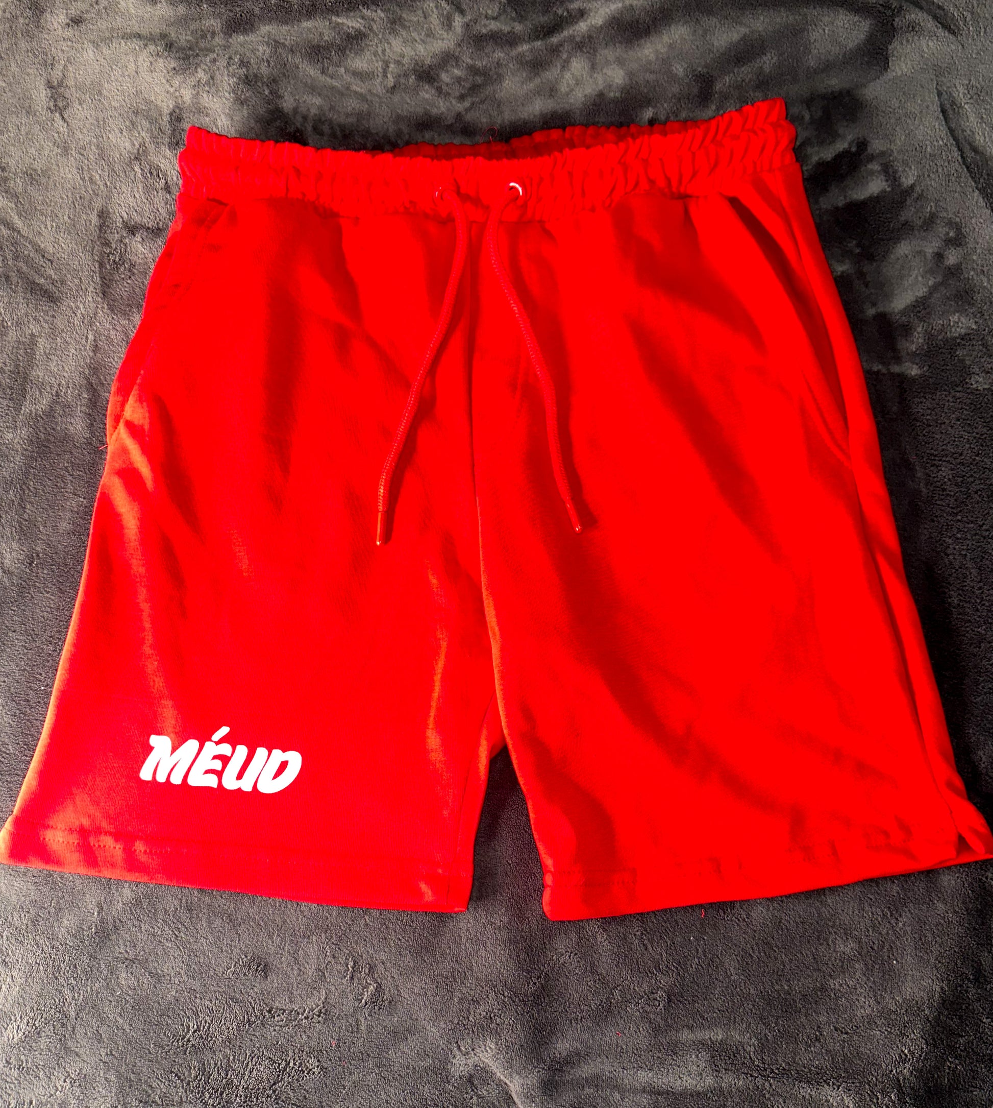Meud 1 Red White Small Font