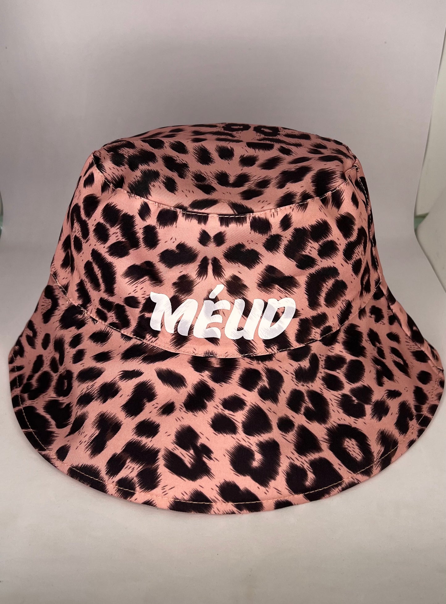 Meud 1 Pink Leopard Print Bucket Hat